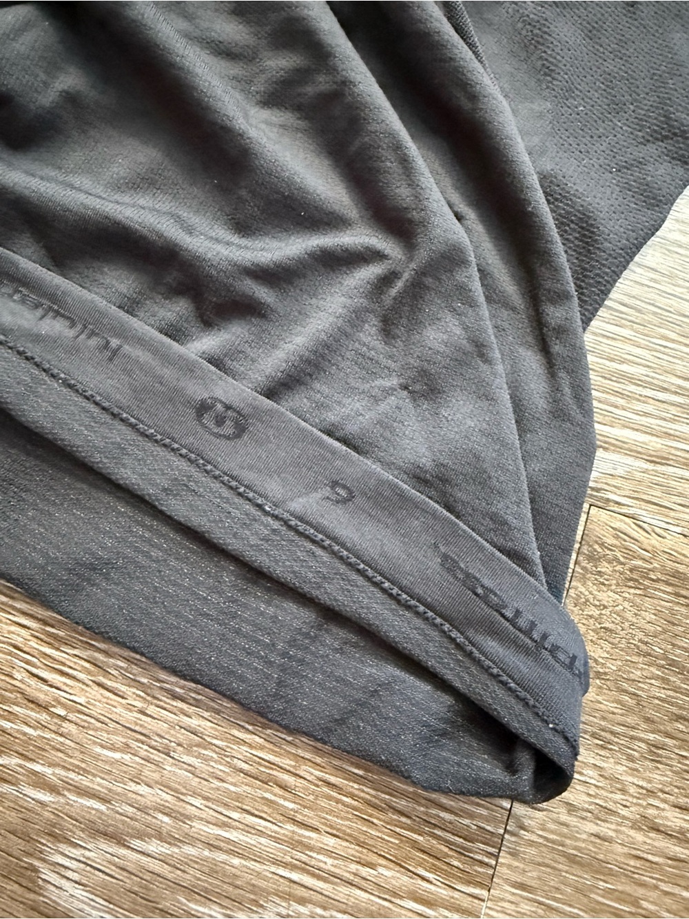 Lululemon Swiftly Tech Short Sleeve 2.0 Black / Black - Picture 4 of 6